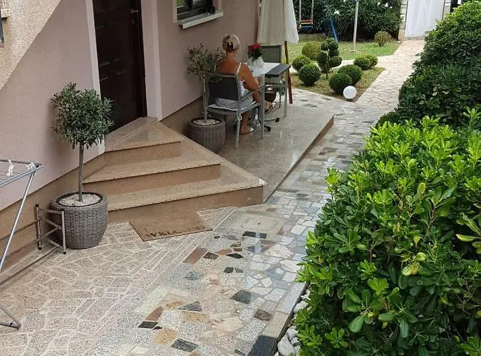 Ferienwohnung Mit 2 Schlafzimmer Oder Studio Apartment - Istrien-Fiorini * Brtonigla