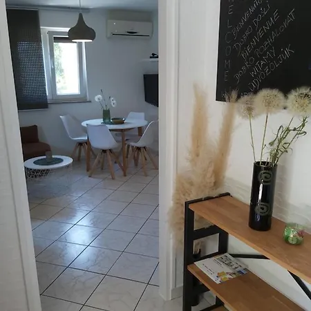Holiday home Ferienwohnung Mit 2 Schlafzimmer Oder Studio Apartment - Istrien-Fiorini *