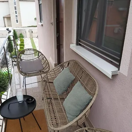 Ferienwohnung Mit 2 Schlafzimmer Oder Studio Apartment - Istrien-Fiorini