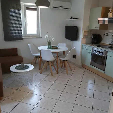Ferienwohnung Mit 2 Schlafzimmer Oder Studio Apartment - Istrien-Fiorini