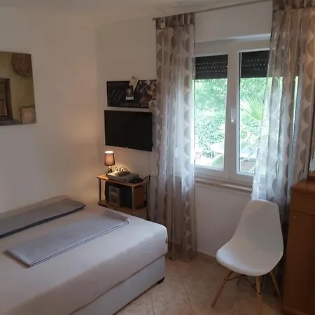 Ferienwohnung Mit 2 Schlafzimmer Oder Studio Apartment - Istrien-Fiorini