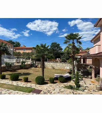 Holiday home Ferienwohnung Mit 2 Schlafzimmer Oder Studio Apartment - Istrien-Fiorini *
