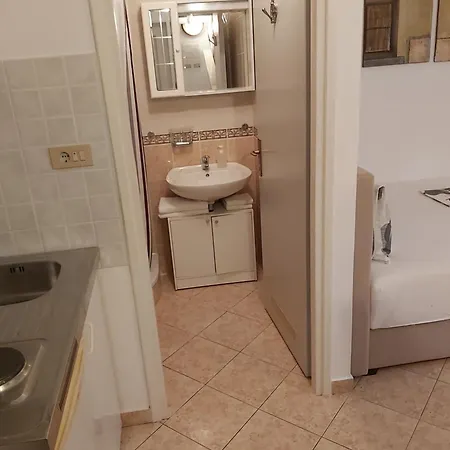 Ferienwohnung Mit 2 Schlafzimmer Oder Studio Apartment - Istrien-Fiorini Holiday home Brtonigla