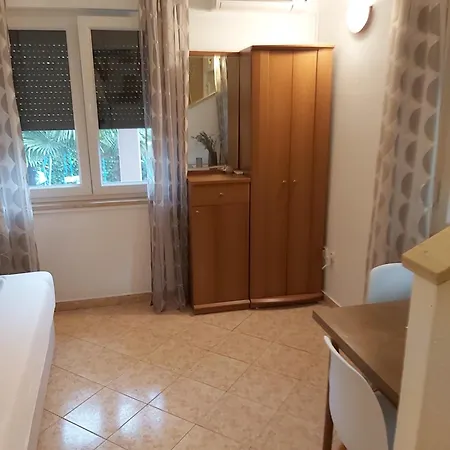 Ferienwohnung Mit 2 Schlafzimmer Oder Studio Apartment - Istrien-Fiorini Vikendica *