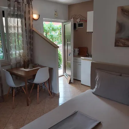 Ferienwohnung Mit 2 Schlafzimmer Oder Studio Apartment - Istrien-Fiorini Holiday home