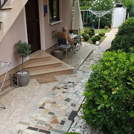 Ferienwohnung Mit 2 Schlafzimmer Oder Studio Apartment - Istrien-Fiorini * Brtonigla